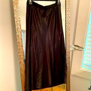 NWOT Black satin full length skirt 🖤